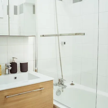 Διαμέρισμα Newly Remodeled 2bed With Elevator - Mobility Lease For Students And Work Only- Minimum 30 Night